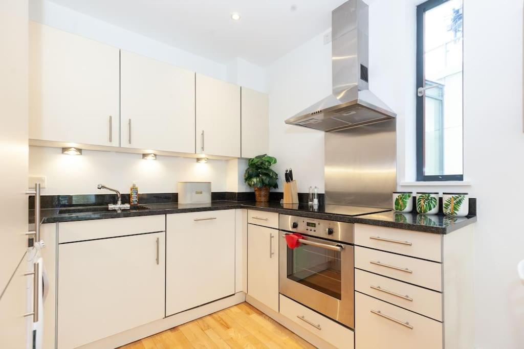 Oxfordshire Living - The Tolkien Apartment - オックスフォード エクステリア 写真